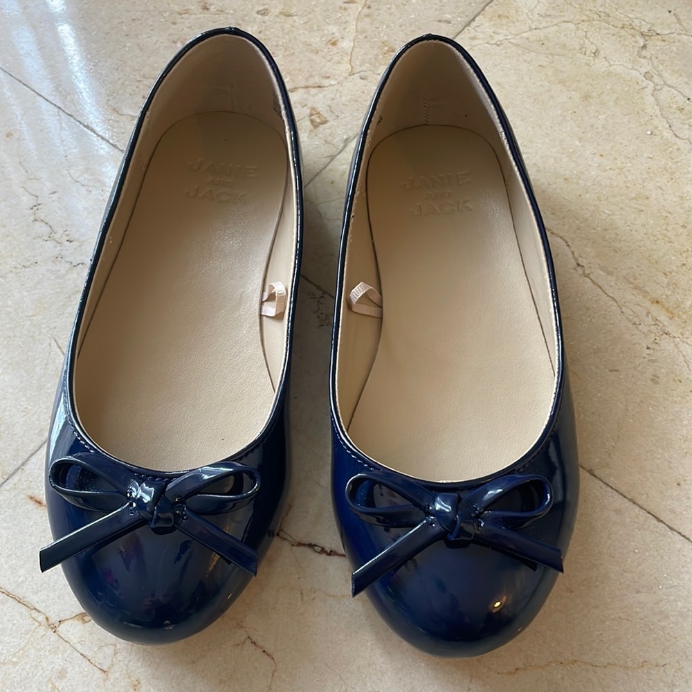JANIE AND JACK NAVY PATENT SHOES